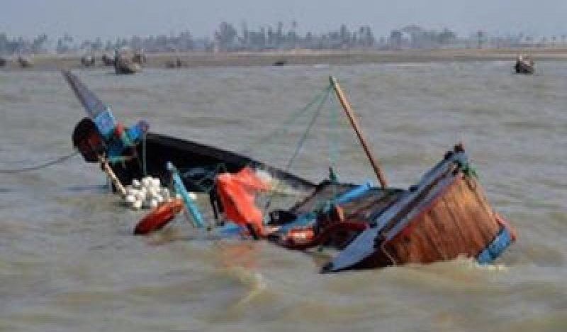 Fleuve Senegal bateau Mauritanien percute pirogue